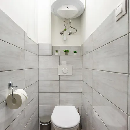 Gde Rakoczi 27 Apartmant